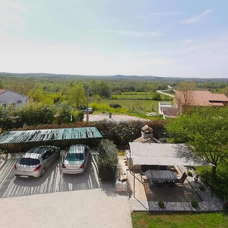 Apartman Luna Sveti Lovreč Pazenatički Esterno foto