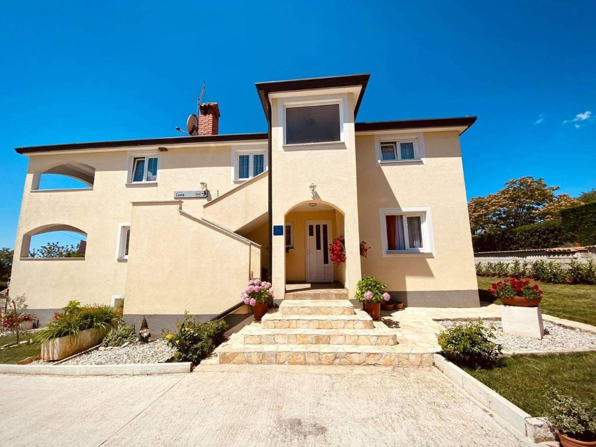 Apartman Luna Sveti Lovreč Pazenatički Esterno foto