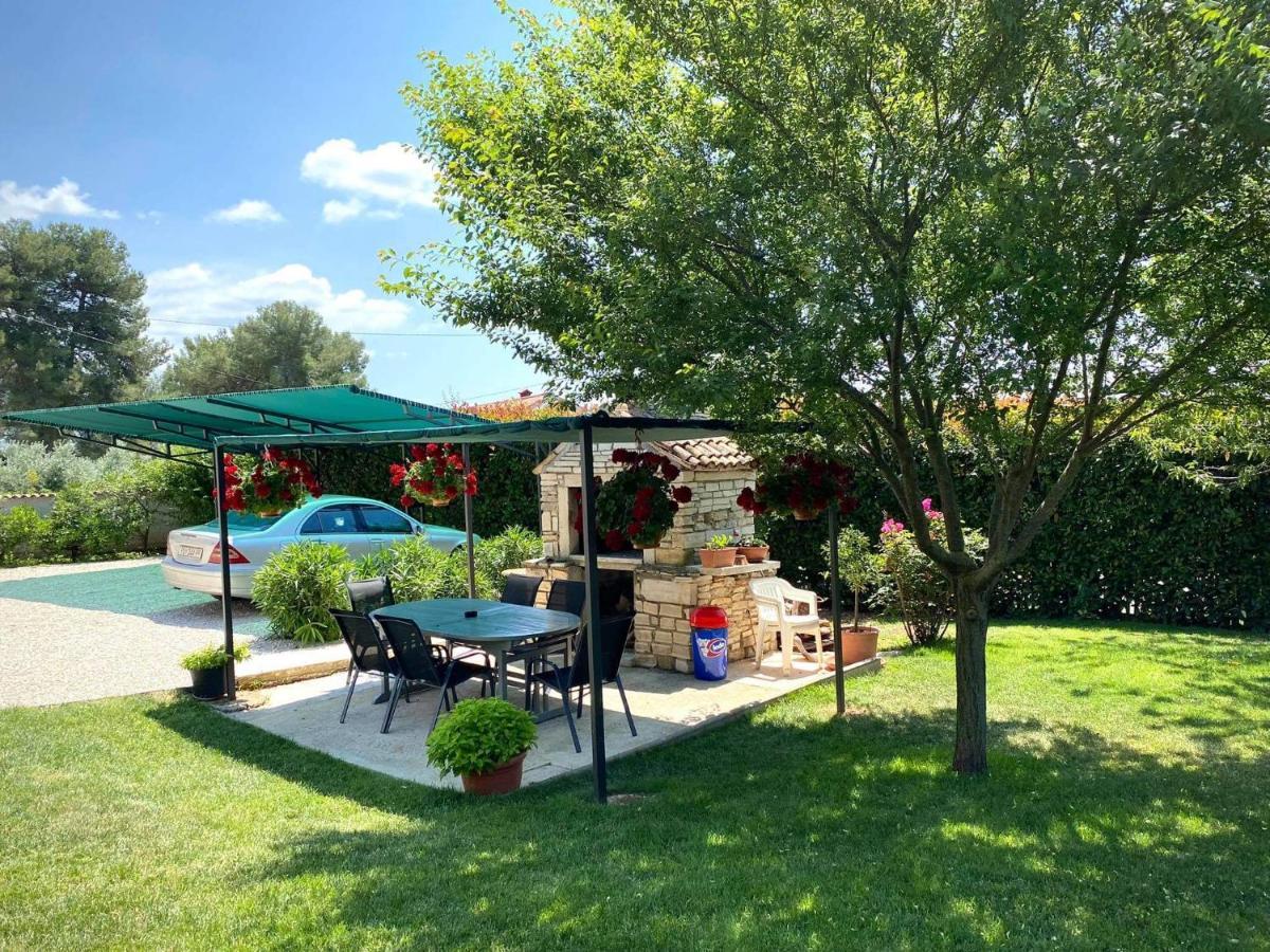 Apartman Luna Sveti Lovreč Pazenatički Esterno foto