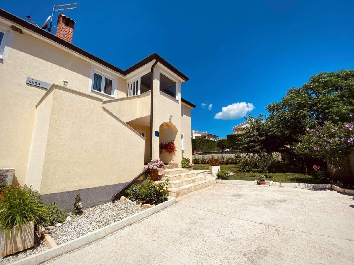 Apartman Luna Sveti Lovreč Pazenatički Esterno foto