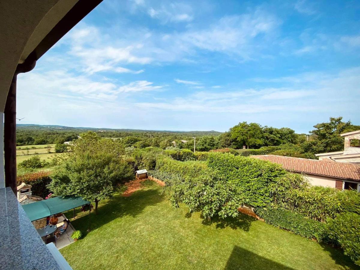 Apartman Luna Sveti Lovreč Pazenatički Esterno foto