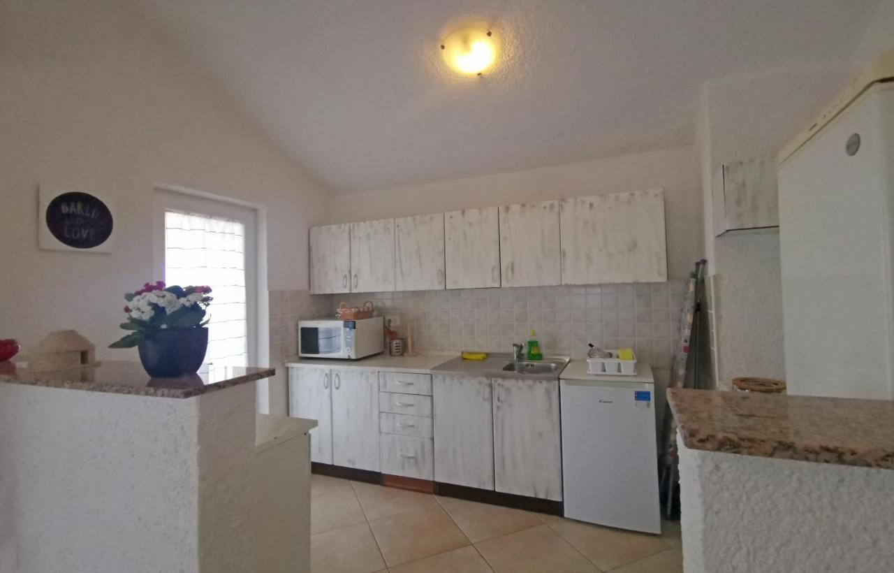 Apartman Luna Sveti Lovreč Pazenatički Esterno foto