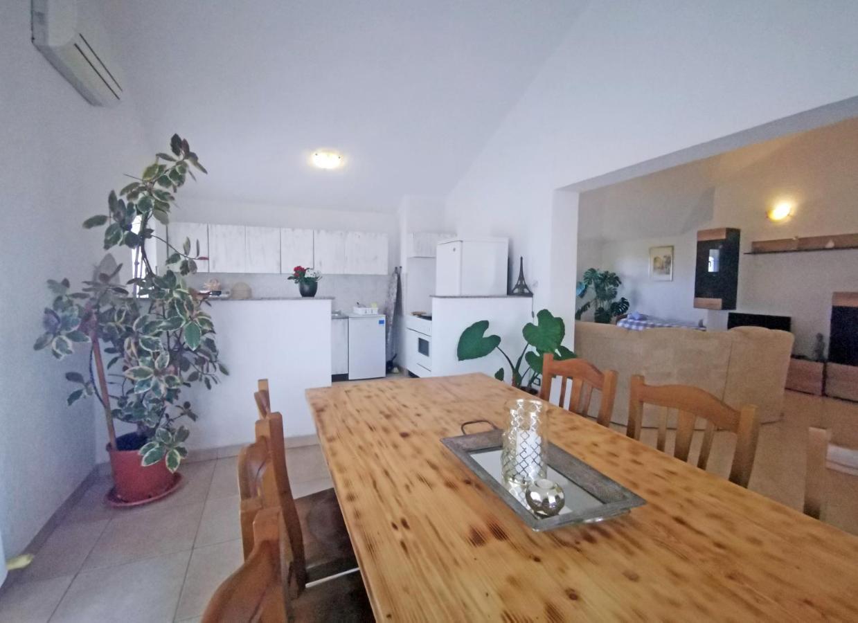 Apartman Luna Sveti Lovreč Pazenatički Esterno foto