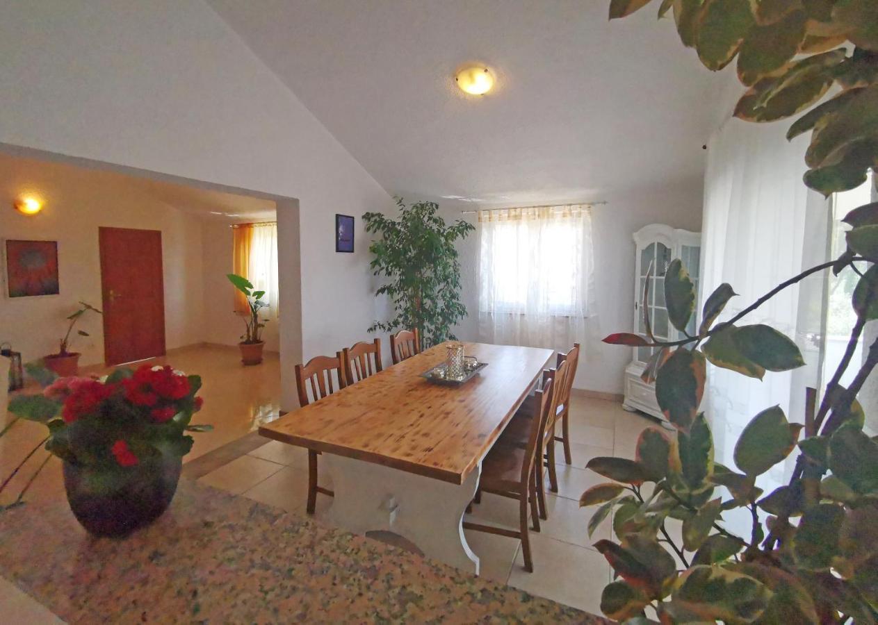 Apartman Luna Sveti Lovreč Pazenatički Esterno foto